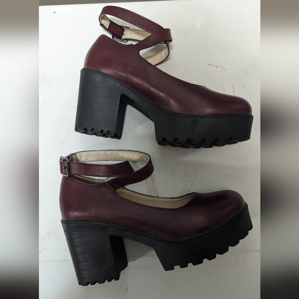 Platform Heels - Picture 4 of 4